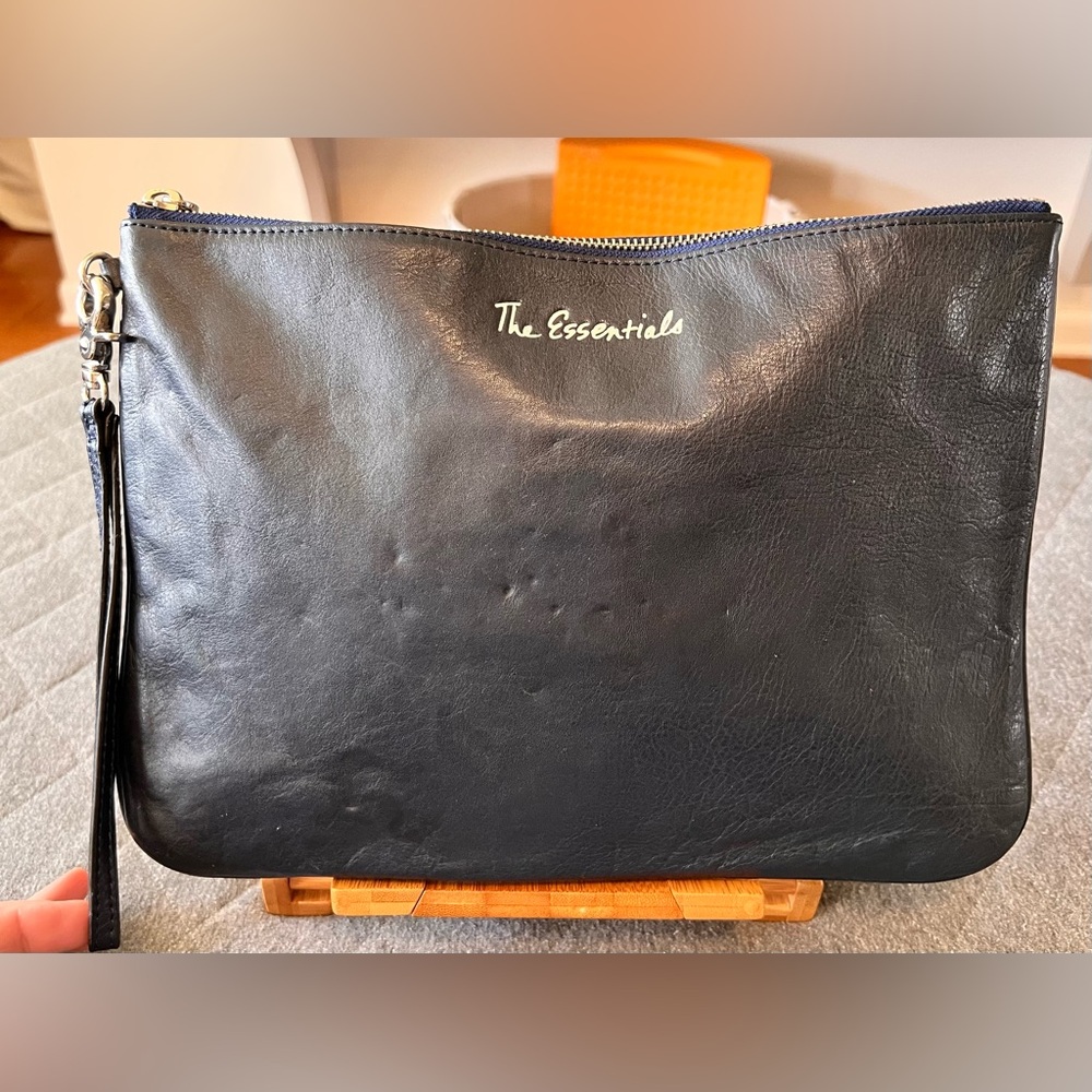 REBECCA MINKOFF Lissa “The Essentials”  XL Leather Wristlet Pouch Orig $179